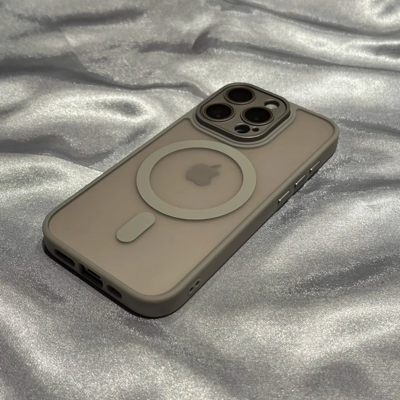 Apple mobile phone hard case magnetic frosted belt magnetic rechargeable