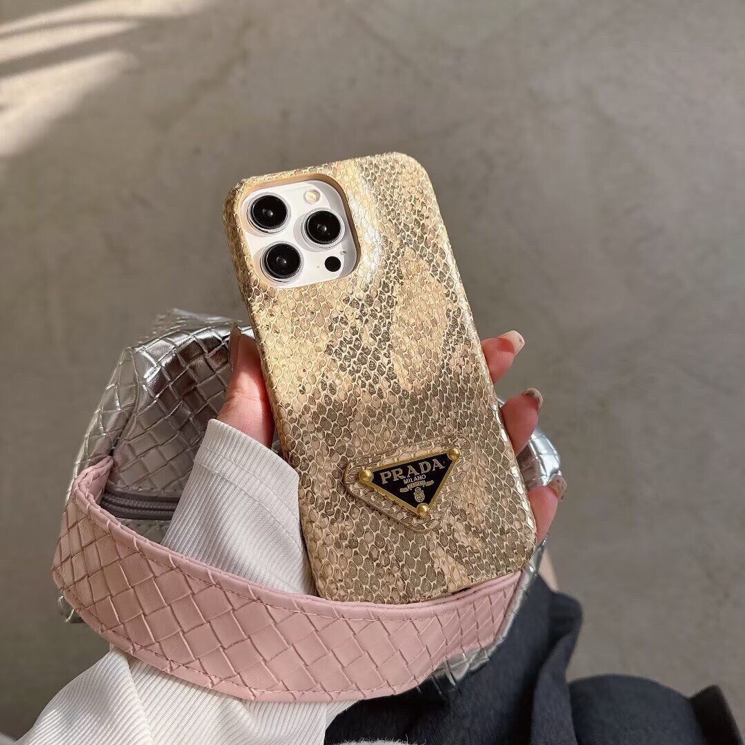 Apple snakeskin mobile phone case
